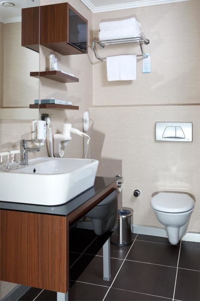 Flora Suites Atasehir Истанбул Екстериор снимка