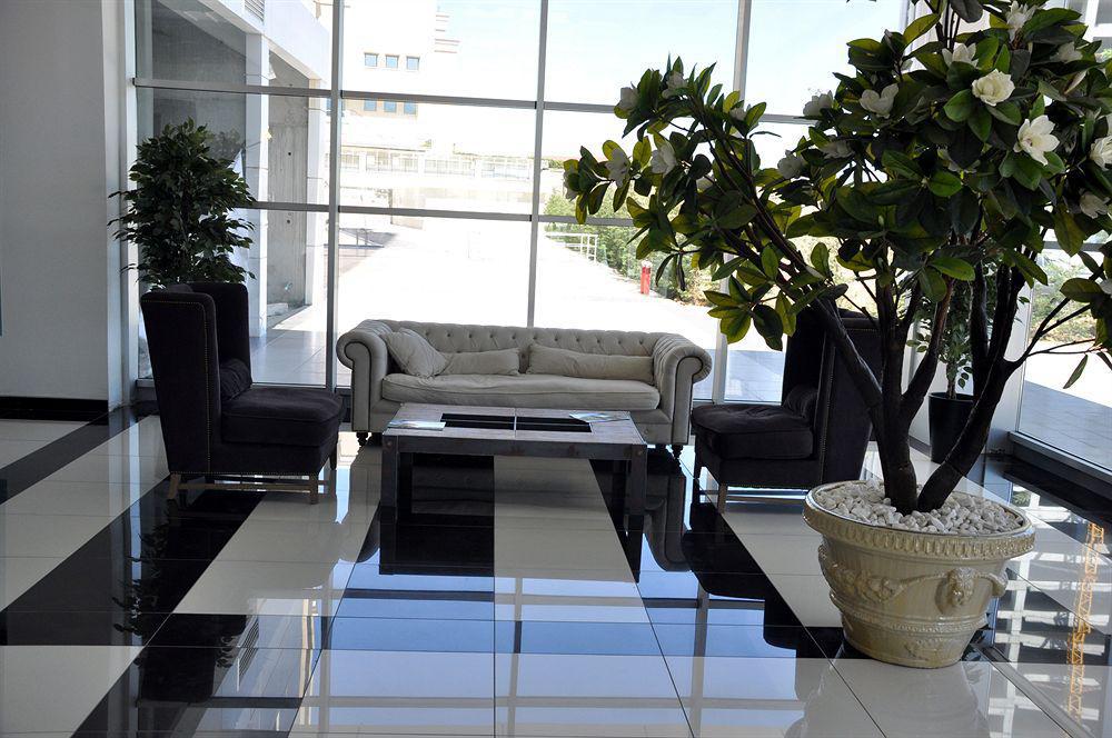 Flora Suites Atasehir Истанбул Екстериор снимка